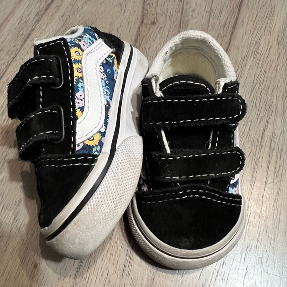 Vans Old Skool V Skate Shoe - Baby / Toddler - Black / Floral - Picture 1 of 5